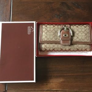 Women’s Coach wallet